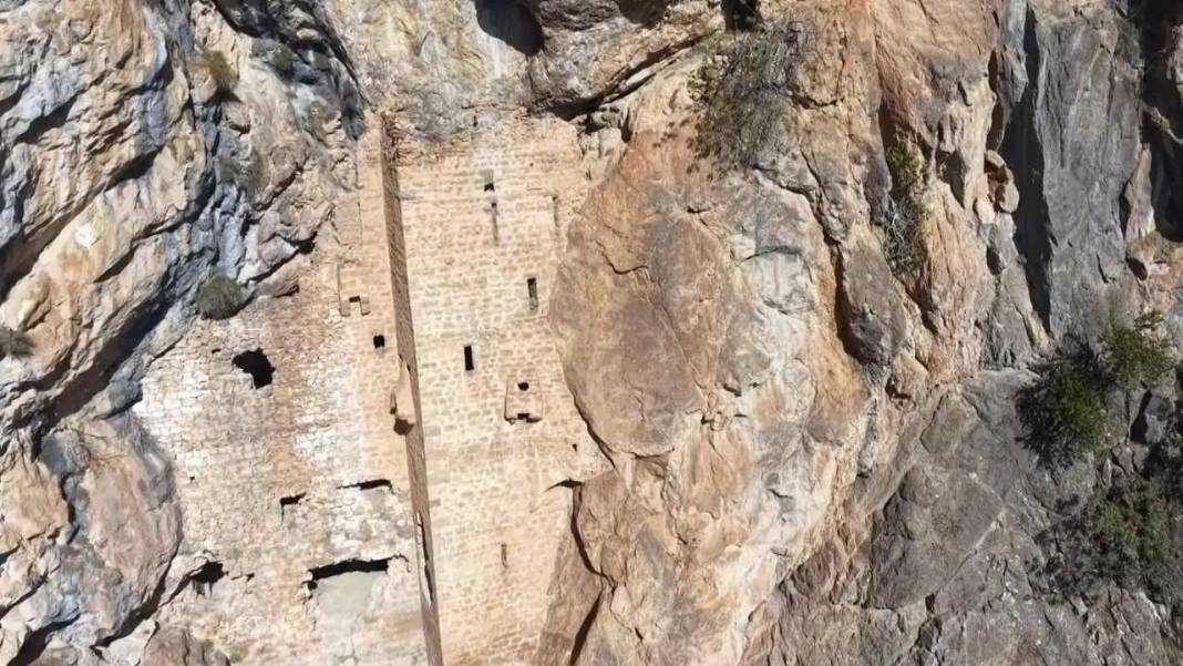 Adana’nın Sümela’sı Unutuldu: Sin Manastırı İçin Yardım Çağrısı! 3